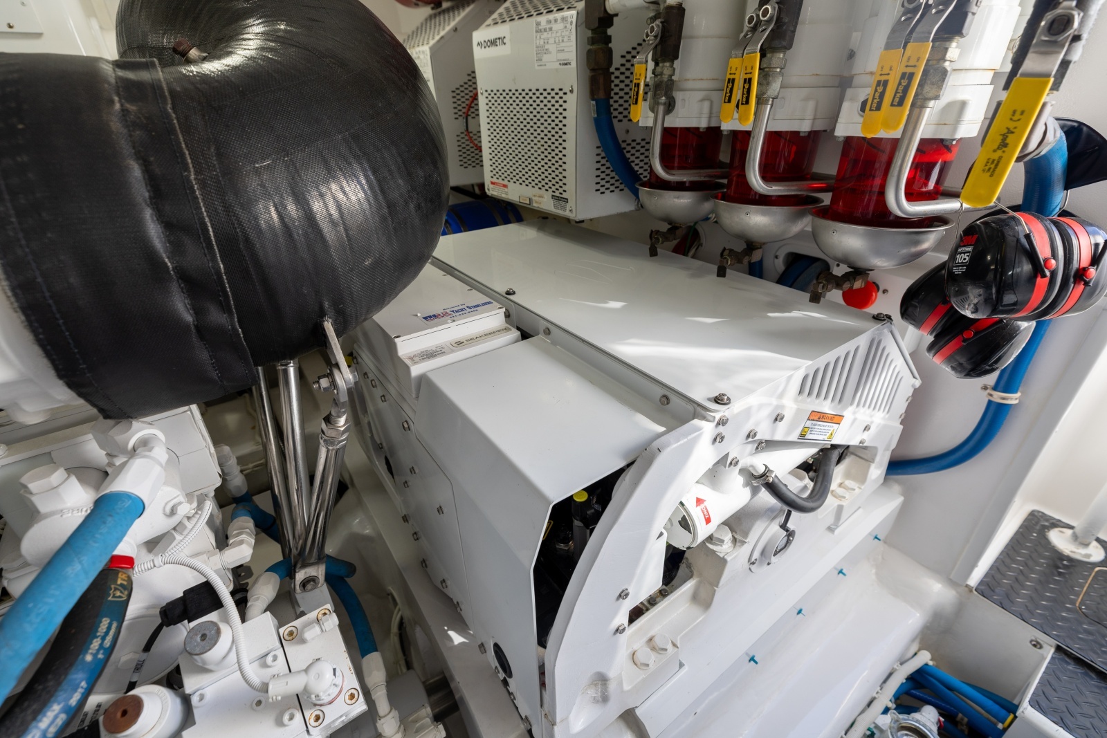 2018 52 Viking Sport Tower Wild Eagle Seakeeper (2)