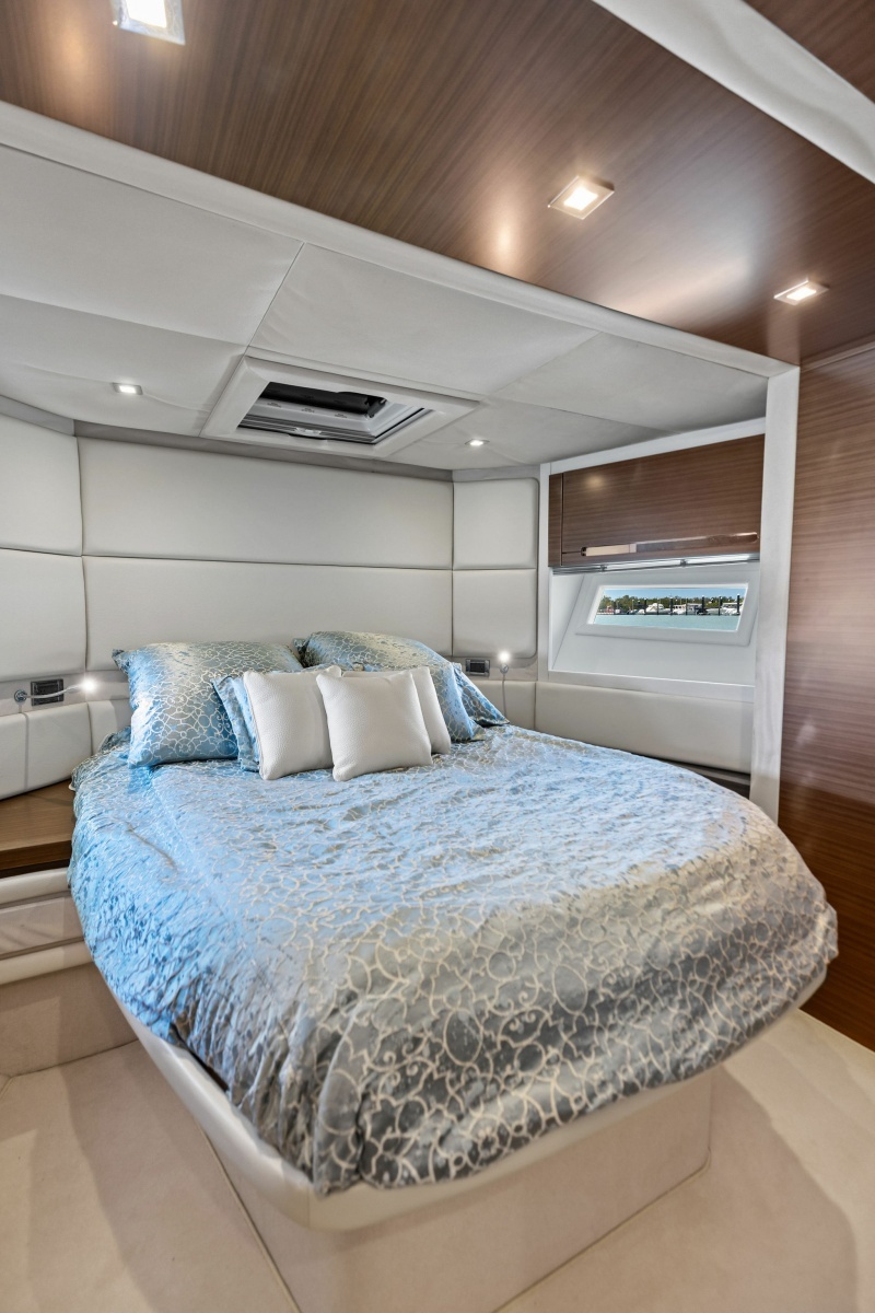 RADIO WAVES 55ft Azimut Yacht For Sale