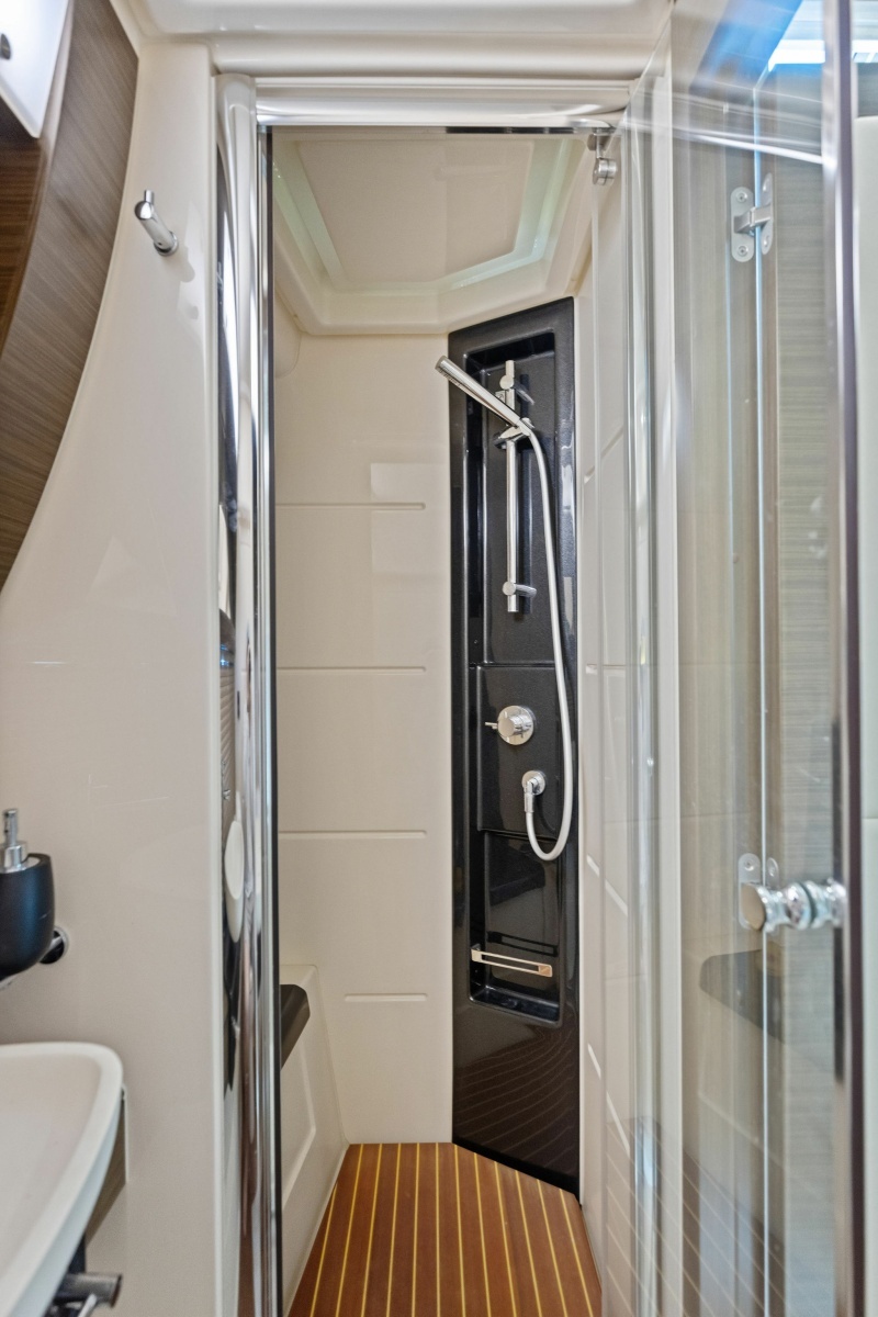 RADIO WAVES 55ft Azimut Yacht For Sale