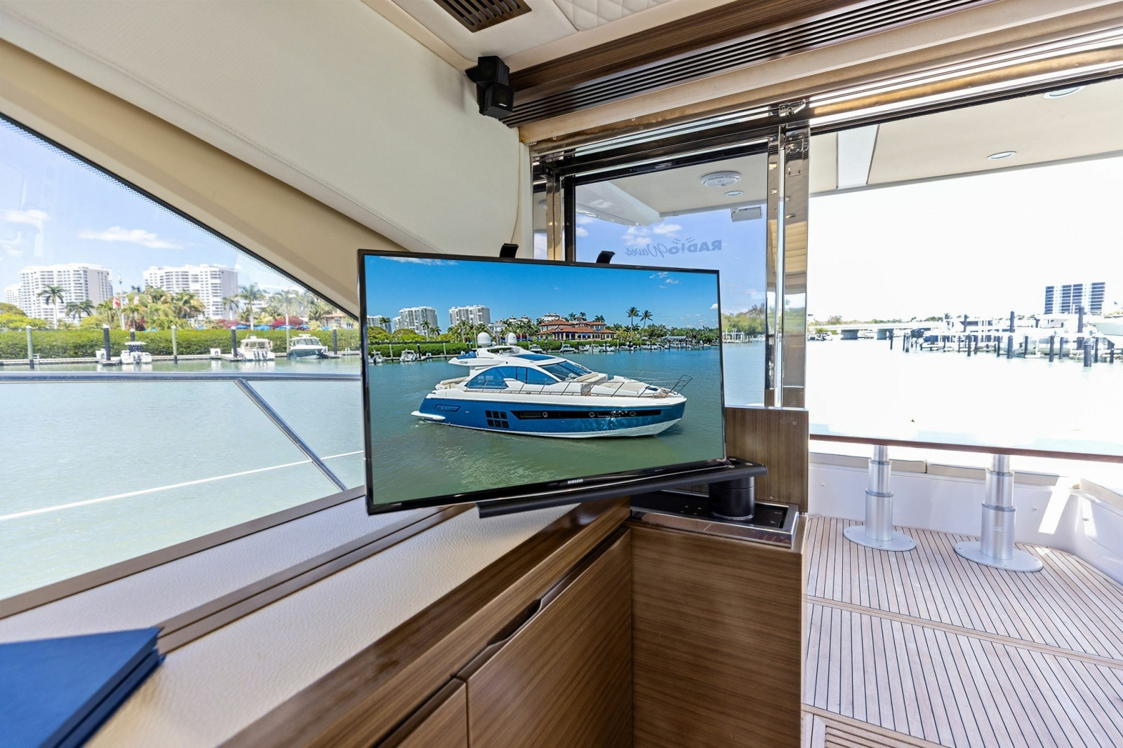 RADIO WAVES 55ft Azimut Yacht For Sale