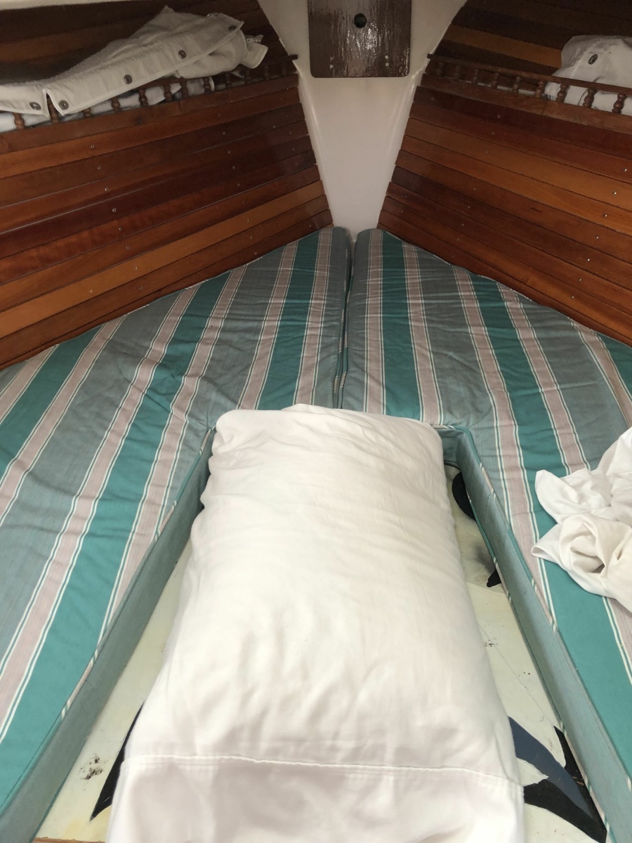 SPRAY 27ft Nauset Yacht For Sale