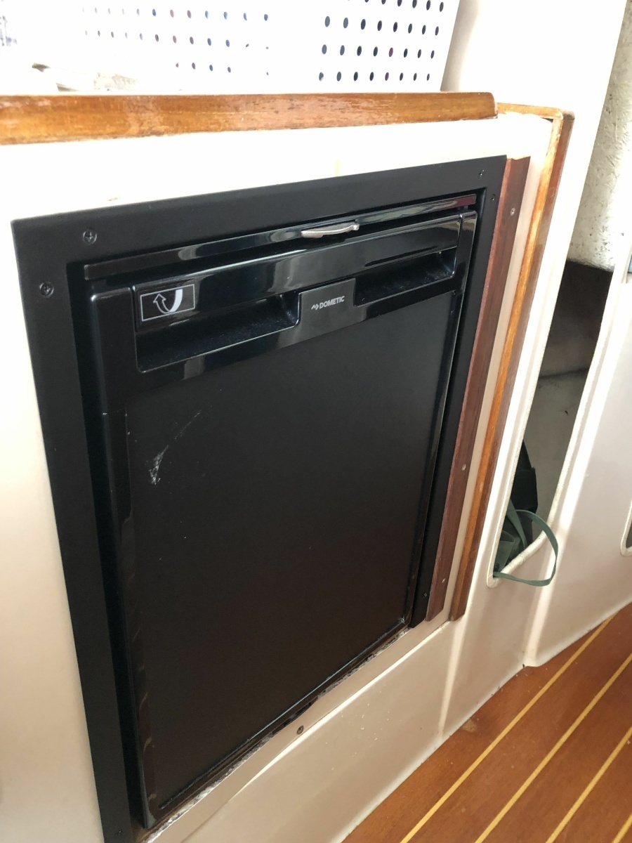 SPRAY 27ft Nauset Yacht For Sale