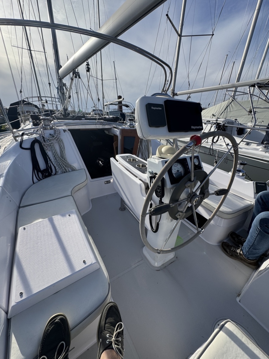 2019 Catalina 315