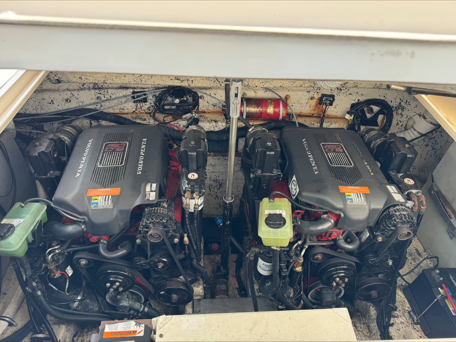 32' 2005 Rinker Fiesta Vee 32