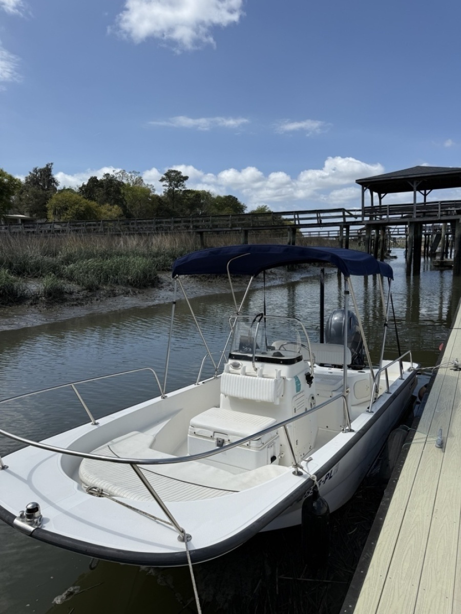 17ft Boston Whaler Yacht For Sale