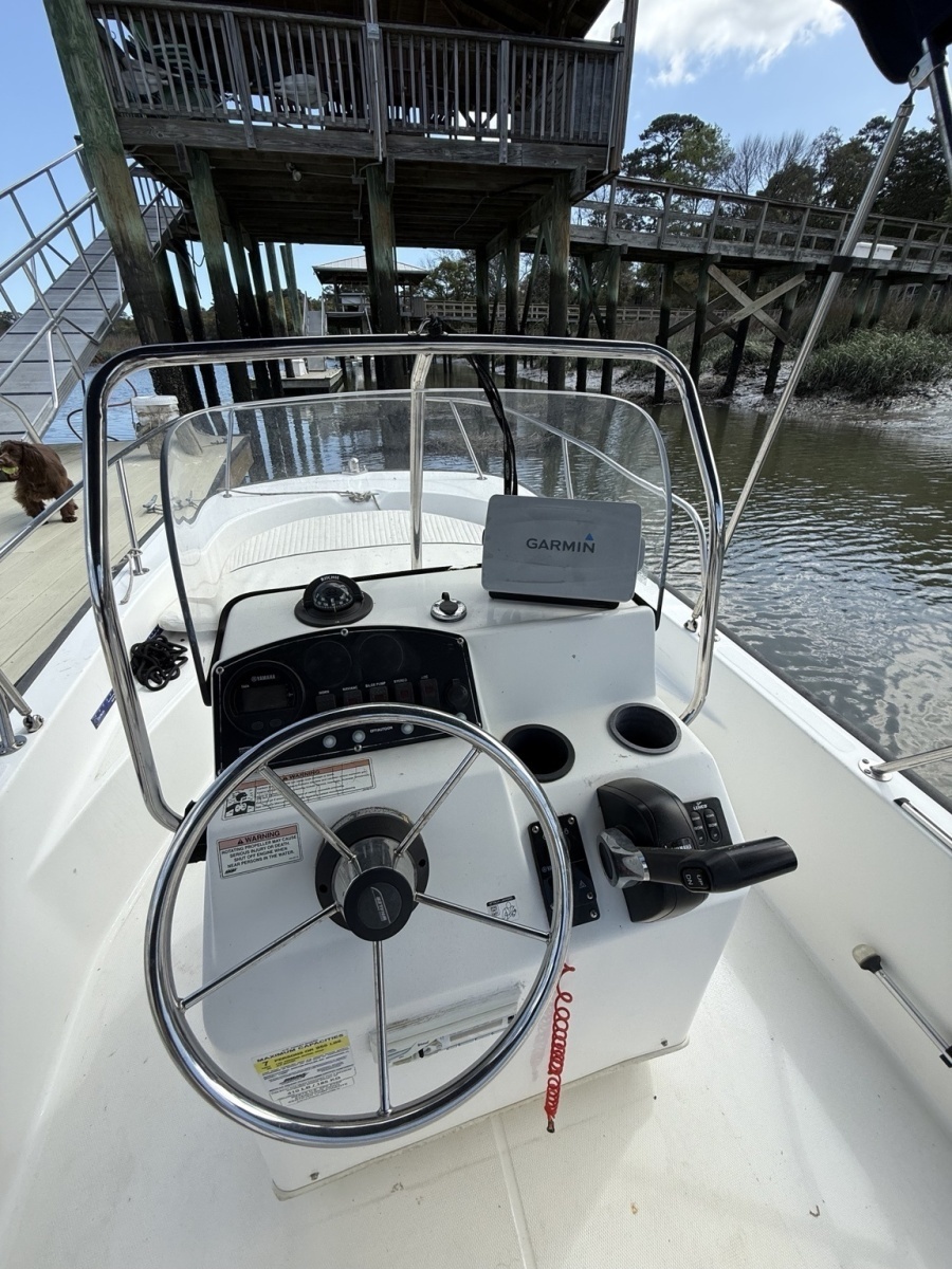 17ft Boston Whaler Yacht For Sale