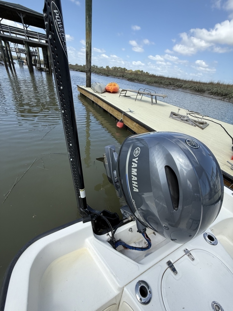 17ft Boston Whaler Yacht For Sale
