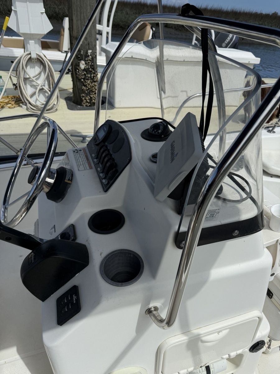 17' 2016 Boston Whaler Montauk 170