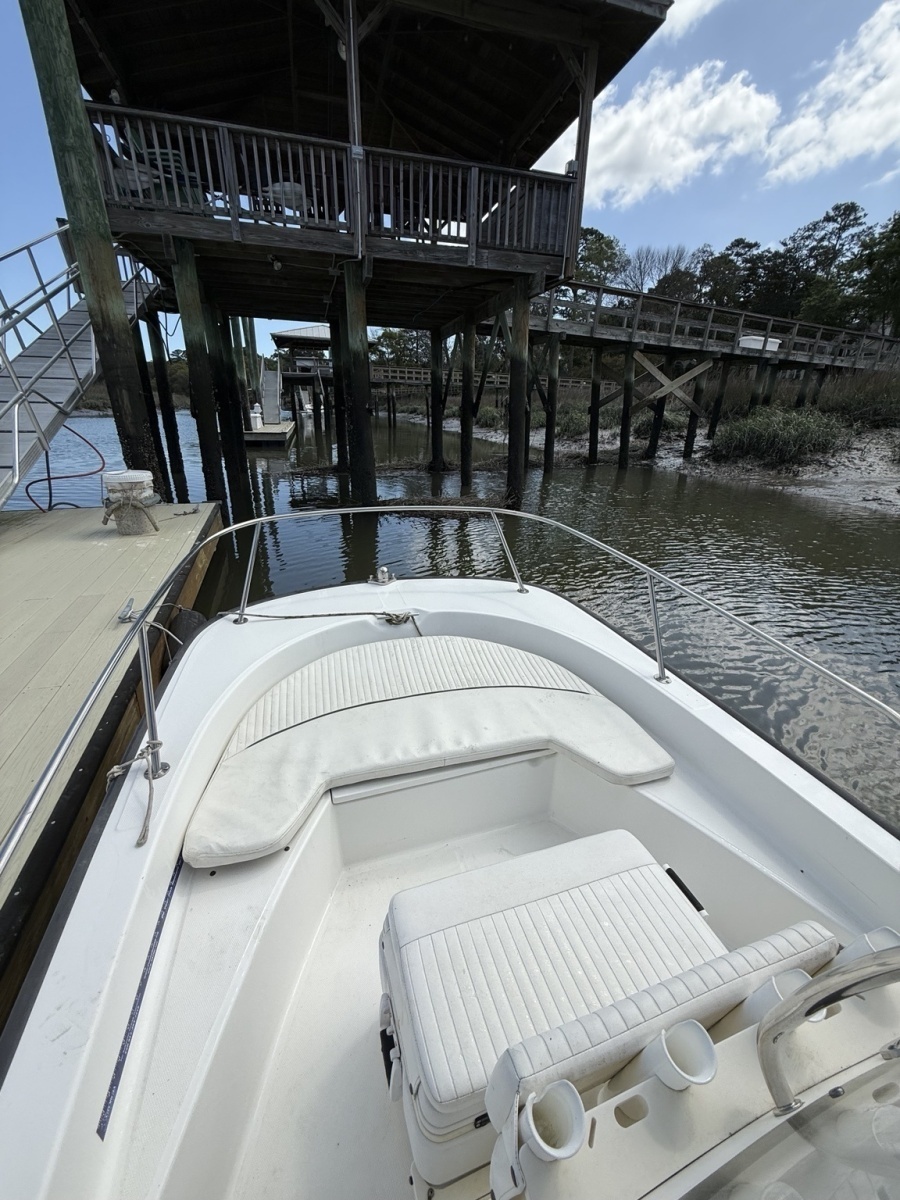17ft Boston Whaler Yacht For Sale