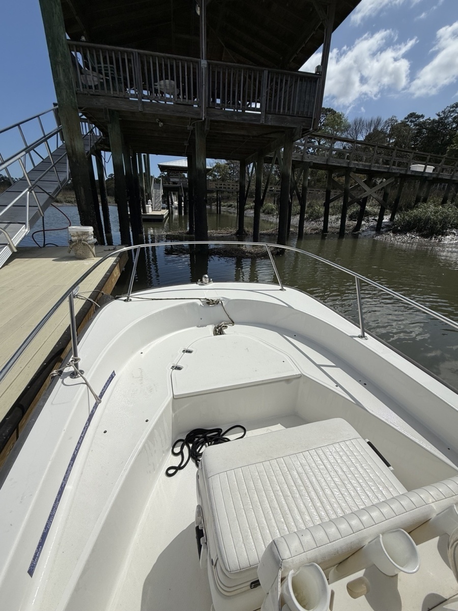 17ft Boston Whaler Yacht For Sale