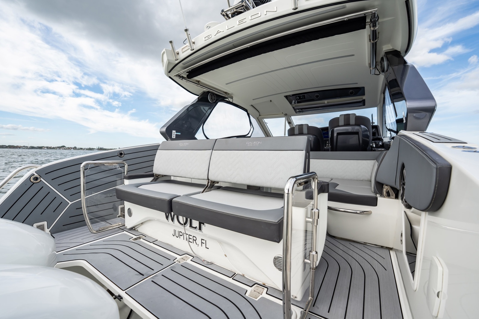32' 2023 Galeon 