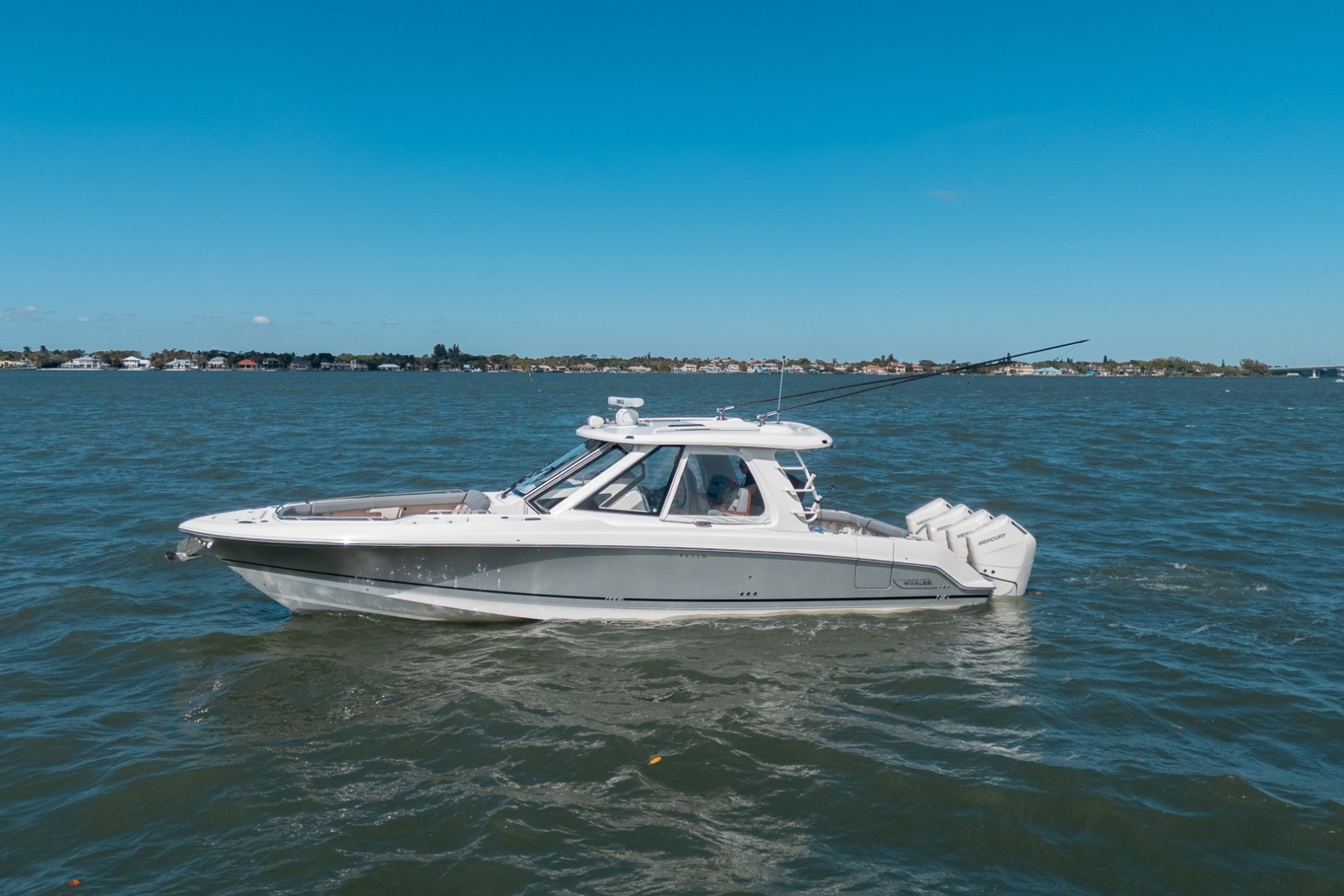 38' 2024 Boston Whaler 380 Realm