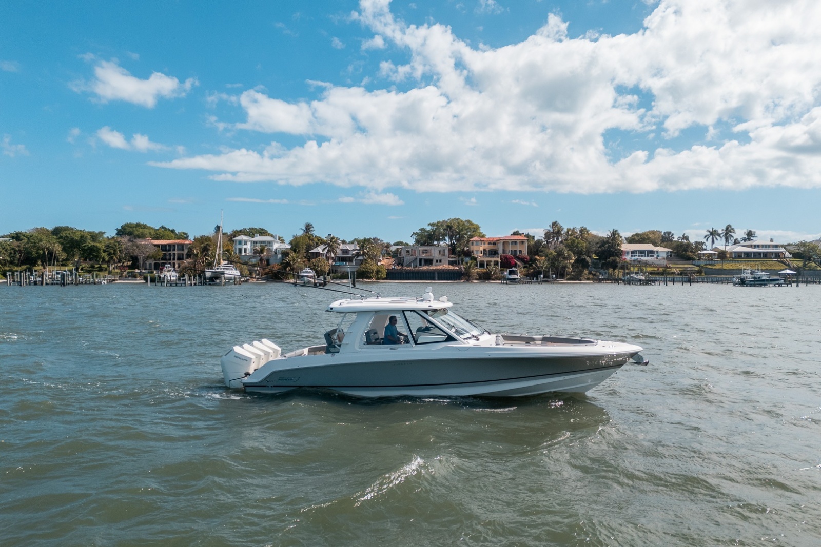38' 2024 Boston Whaler 380 Realm