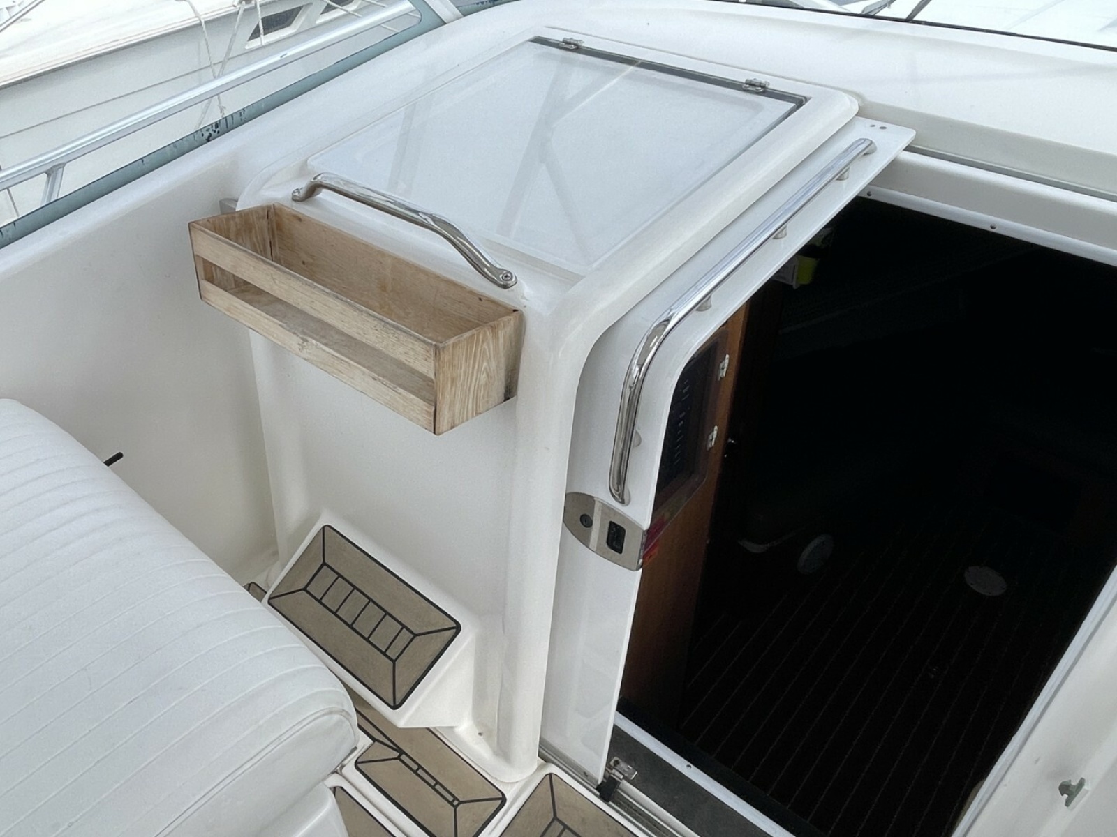 Illuminator 31ft Luhrs Yacht For Sale