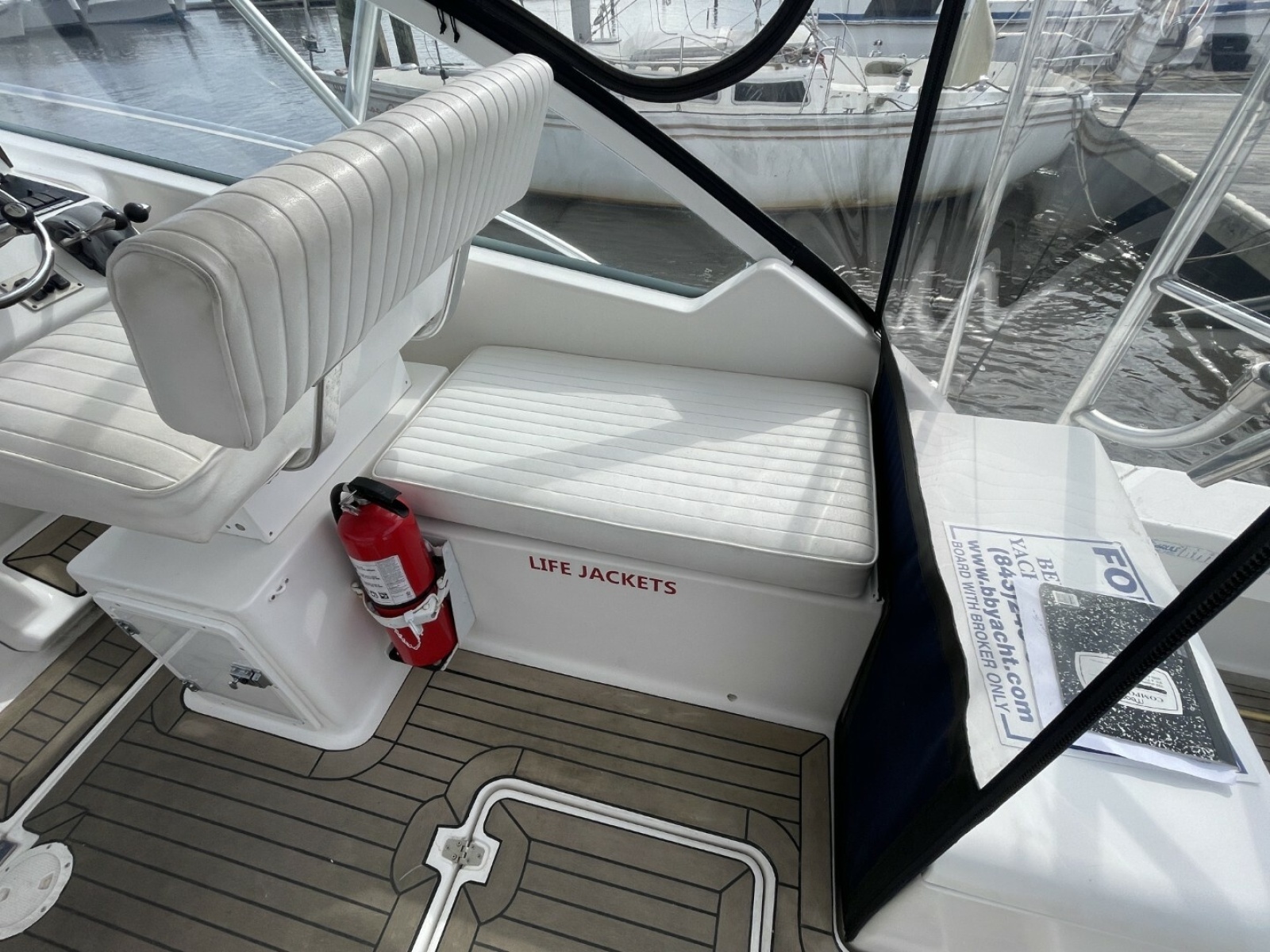 Illuminator 31ft Luhrs Yacht For Sale
