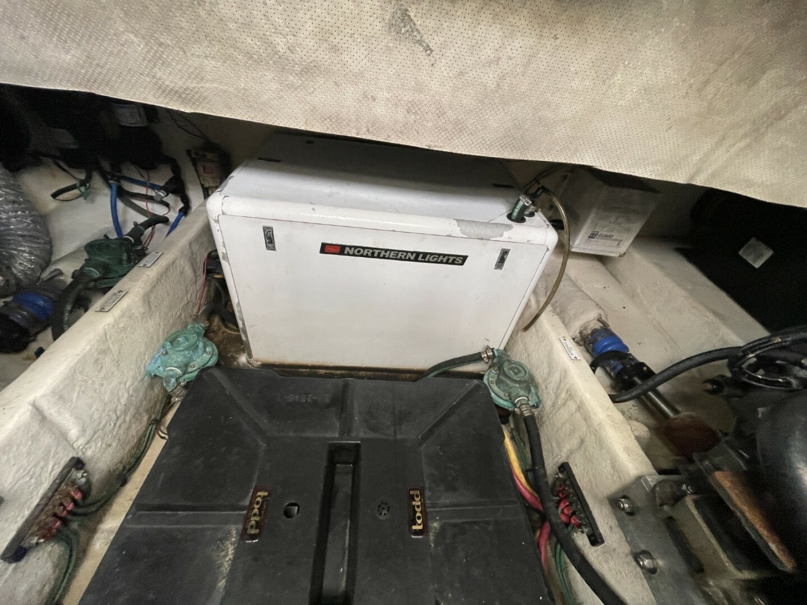 Illuminator 31ft Luhrs Yacht For Sale