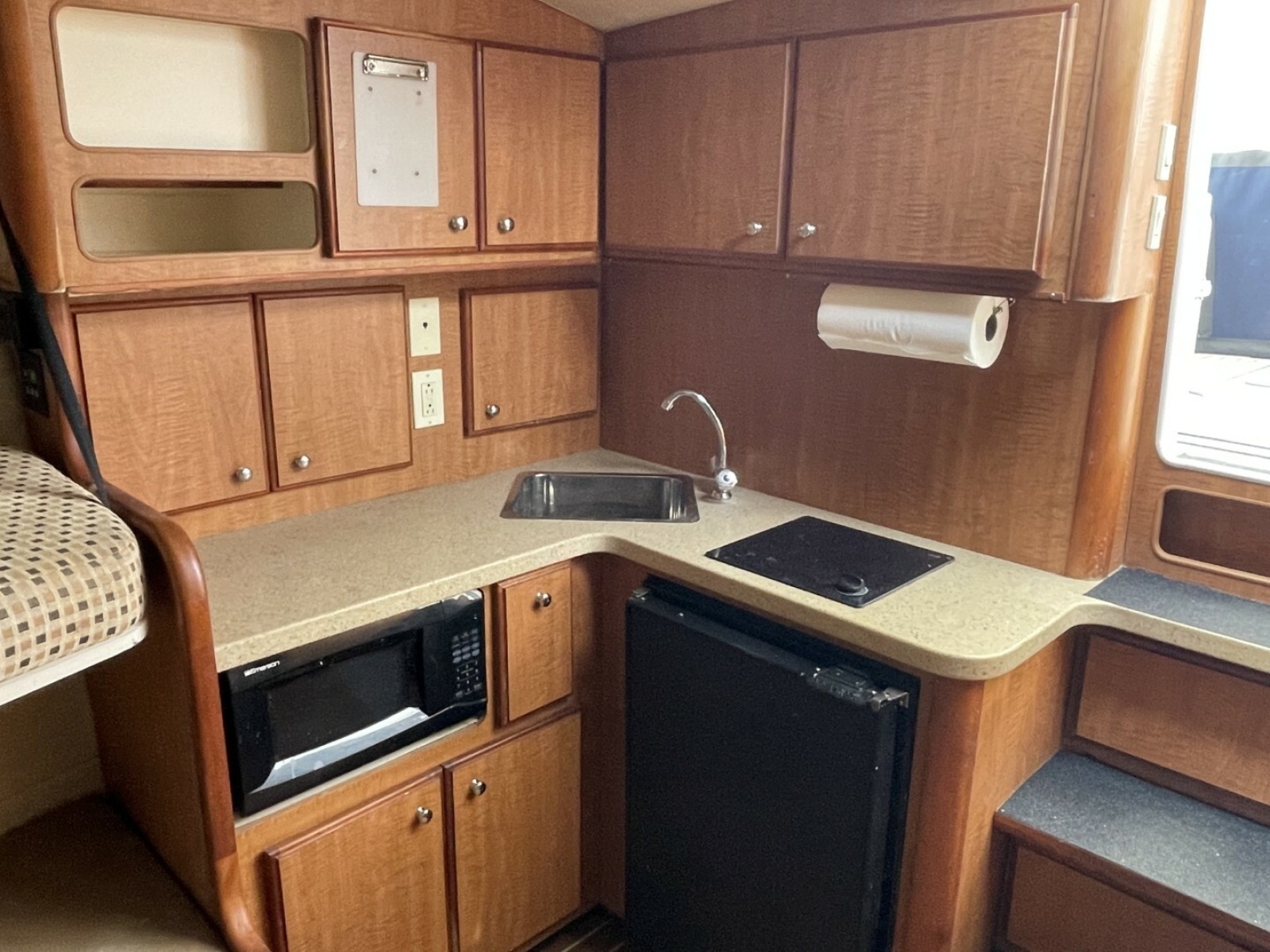 Illuminator 31ft Luhrs Yacht For Sale