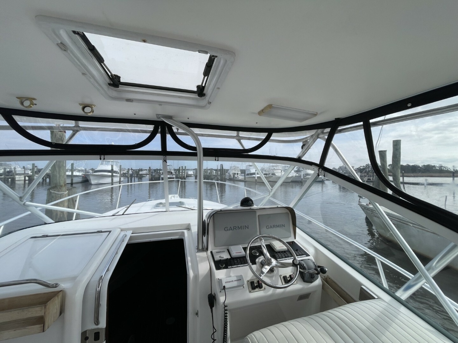 Illuminator 31ft Luhrs Yacht For Sale
