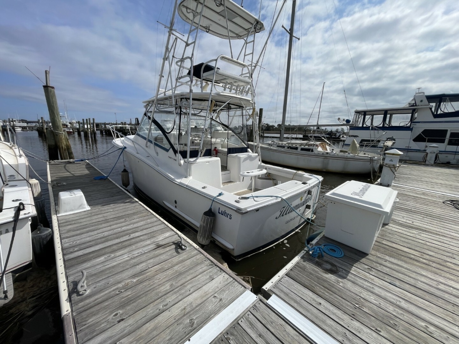 Illuminator 31ft Luhrs Yacht For Sale