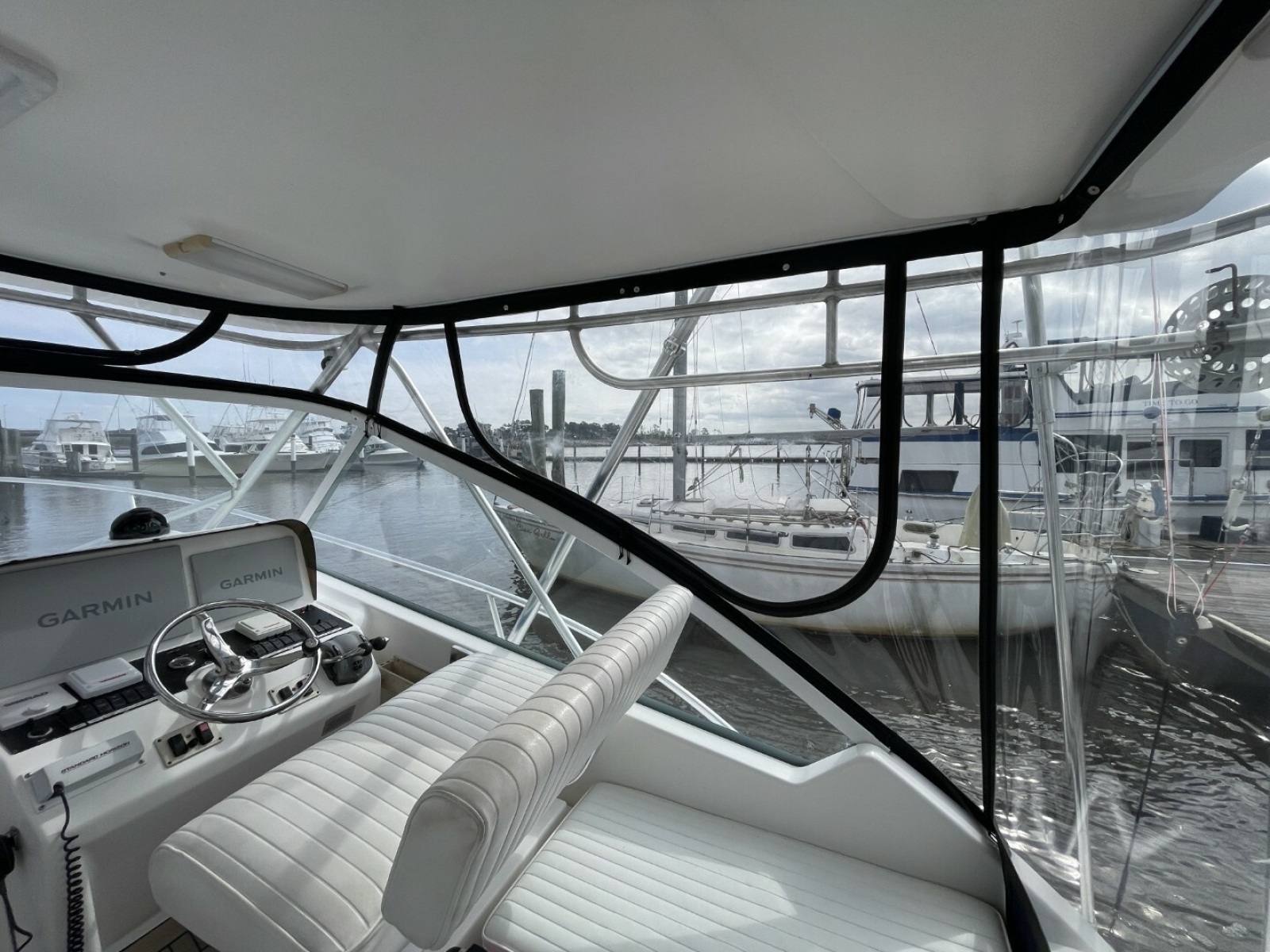Illuminator 31ft Luhrs Yacht For Sale