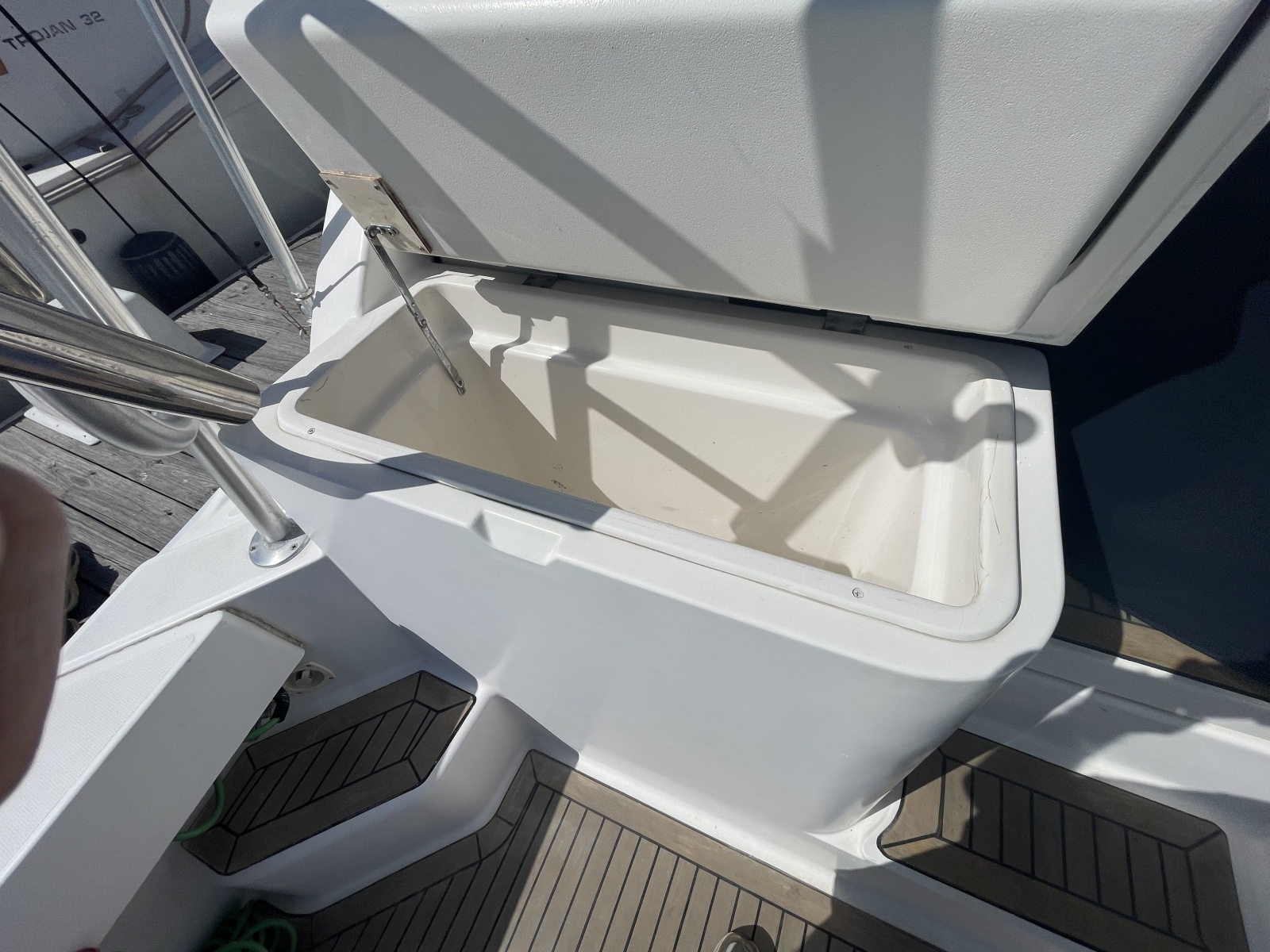 Illuminator 31ft Luhrs Yacht For Sale