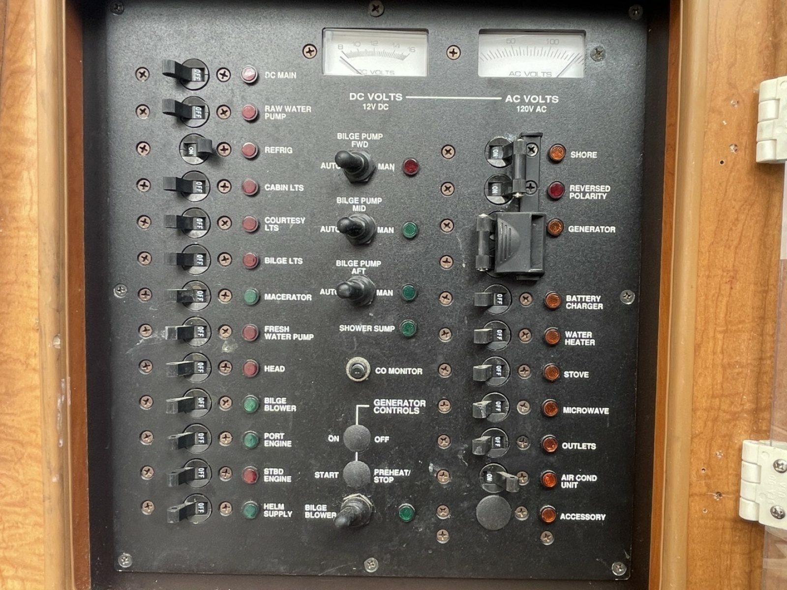 Illuminator 31ft Luhrs Yacht For Sale