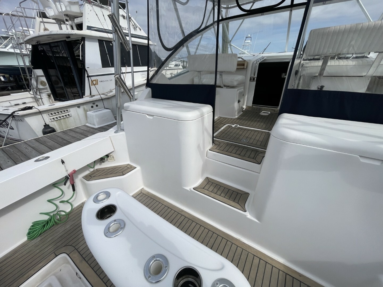 Illuminator 31ft Luhrs Yacht For Sale