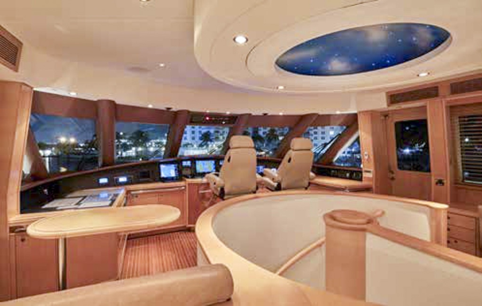 FAVOR 127ft Crescent Yacht For Sale