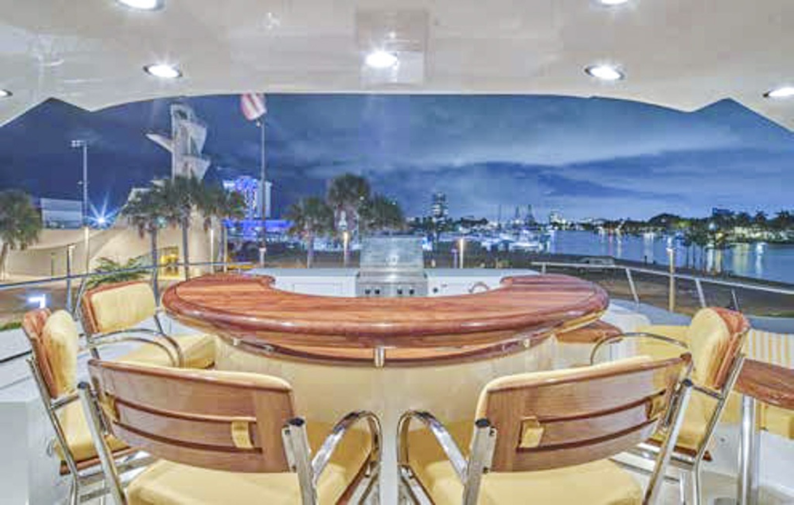 FAVOR 127ft Crescent Yacht For Sale