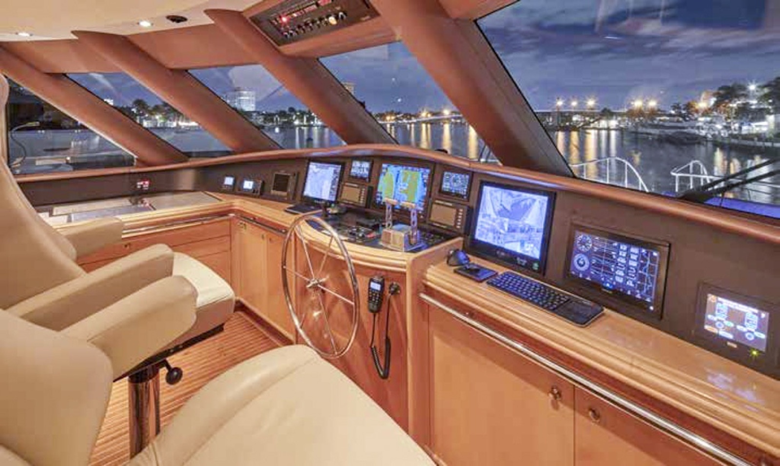 FAVOR 127ft Crescent Yacht For Sale