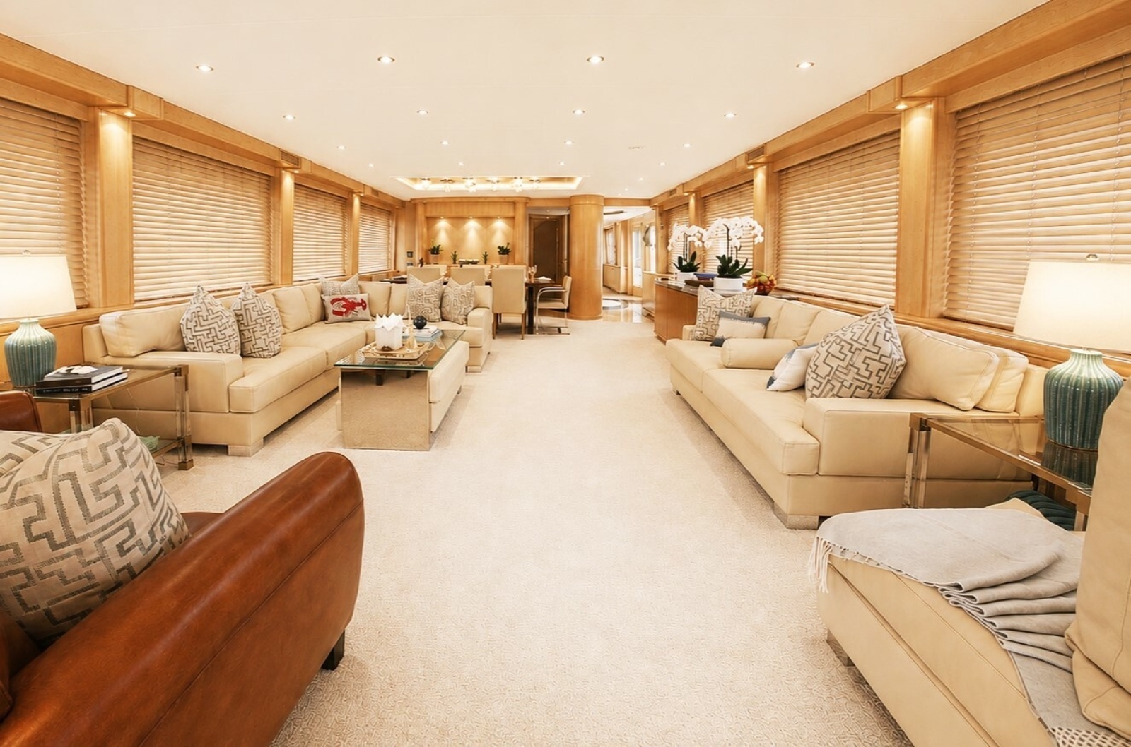 004 Main Deck Salon