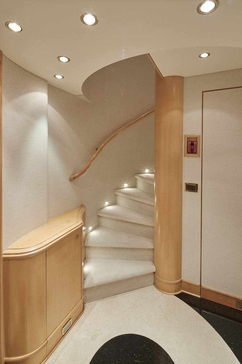 FAVOR 127ft Crescent Yacht For Sale