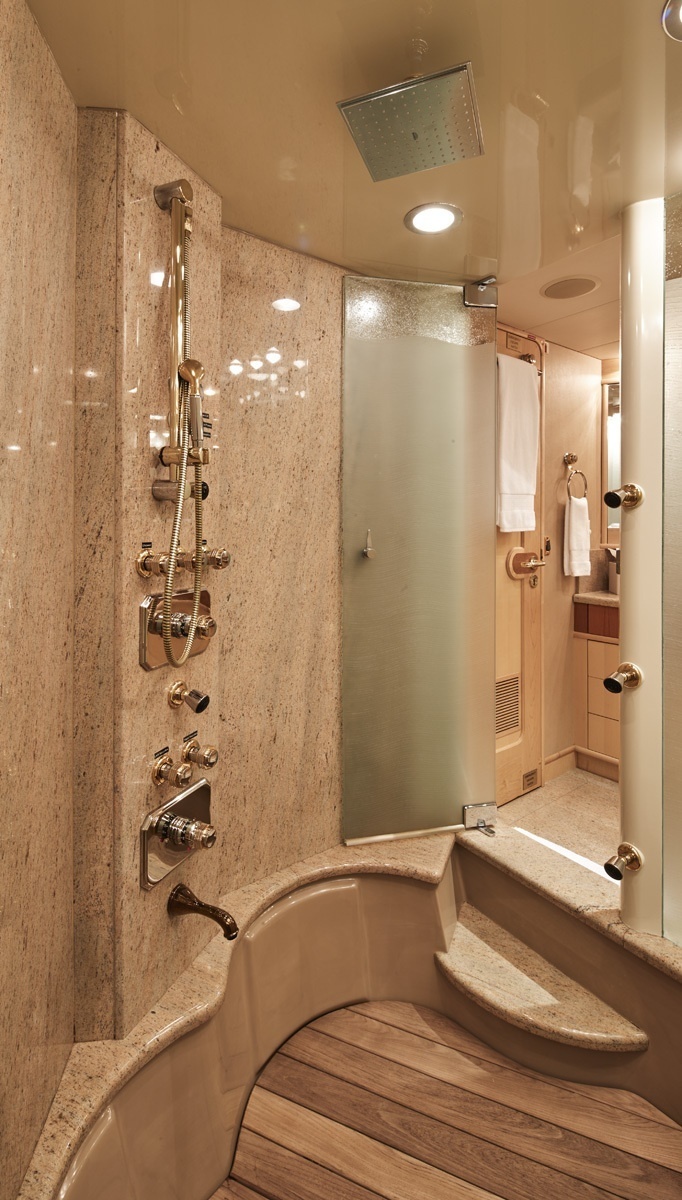 FAVOR 127ft Crescent Yacht For Sale