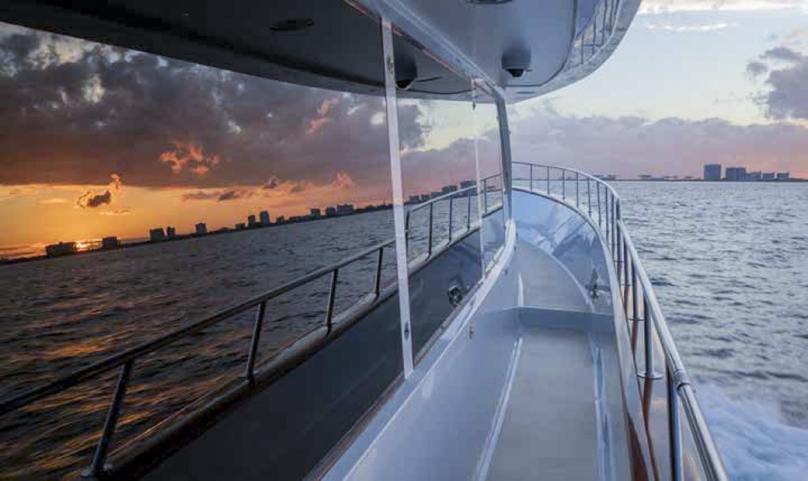 FAVOR 127ft Crescent Yacht For Sale