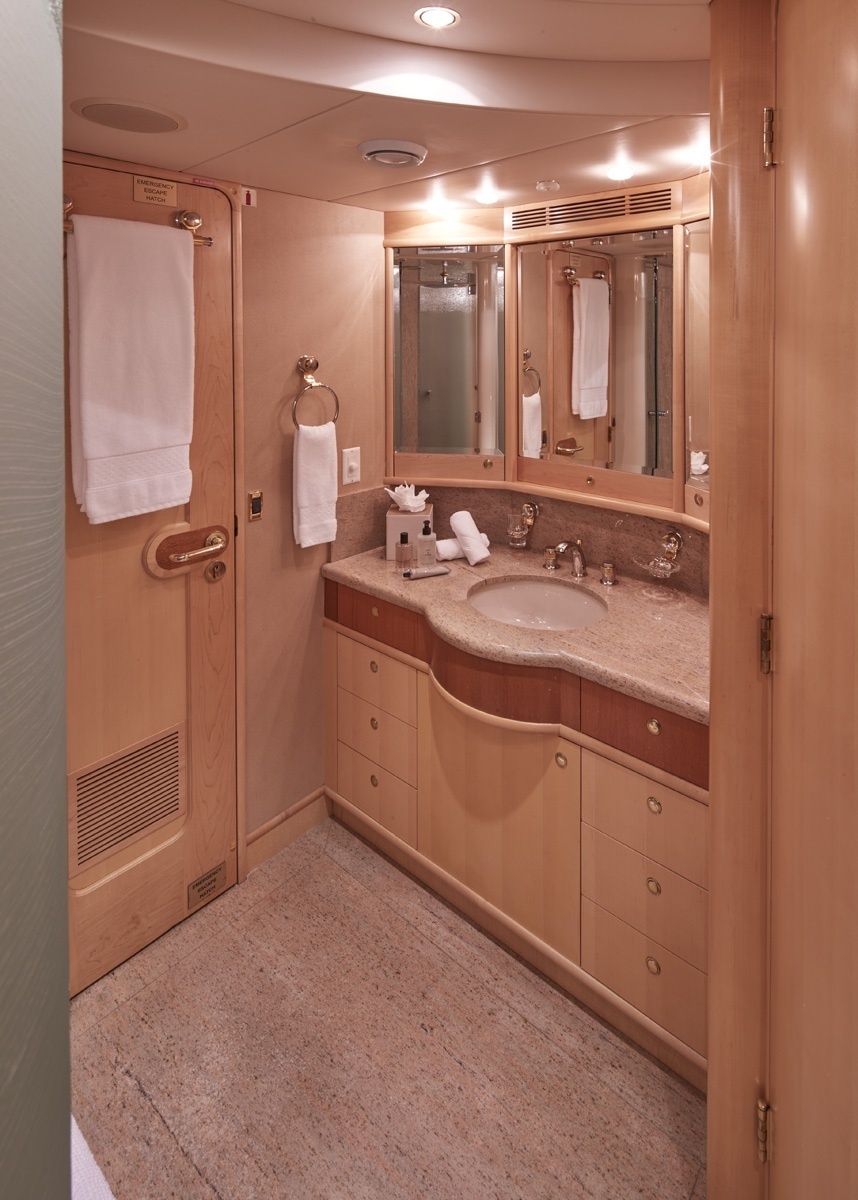 FAVOR 127ft Crescent Yacht For Sale