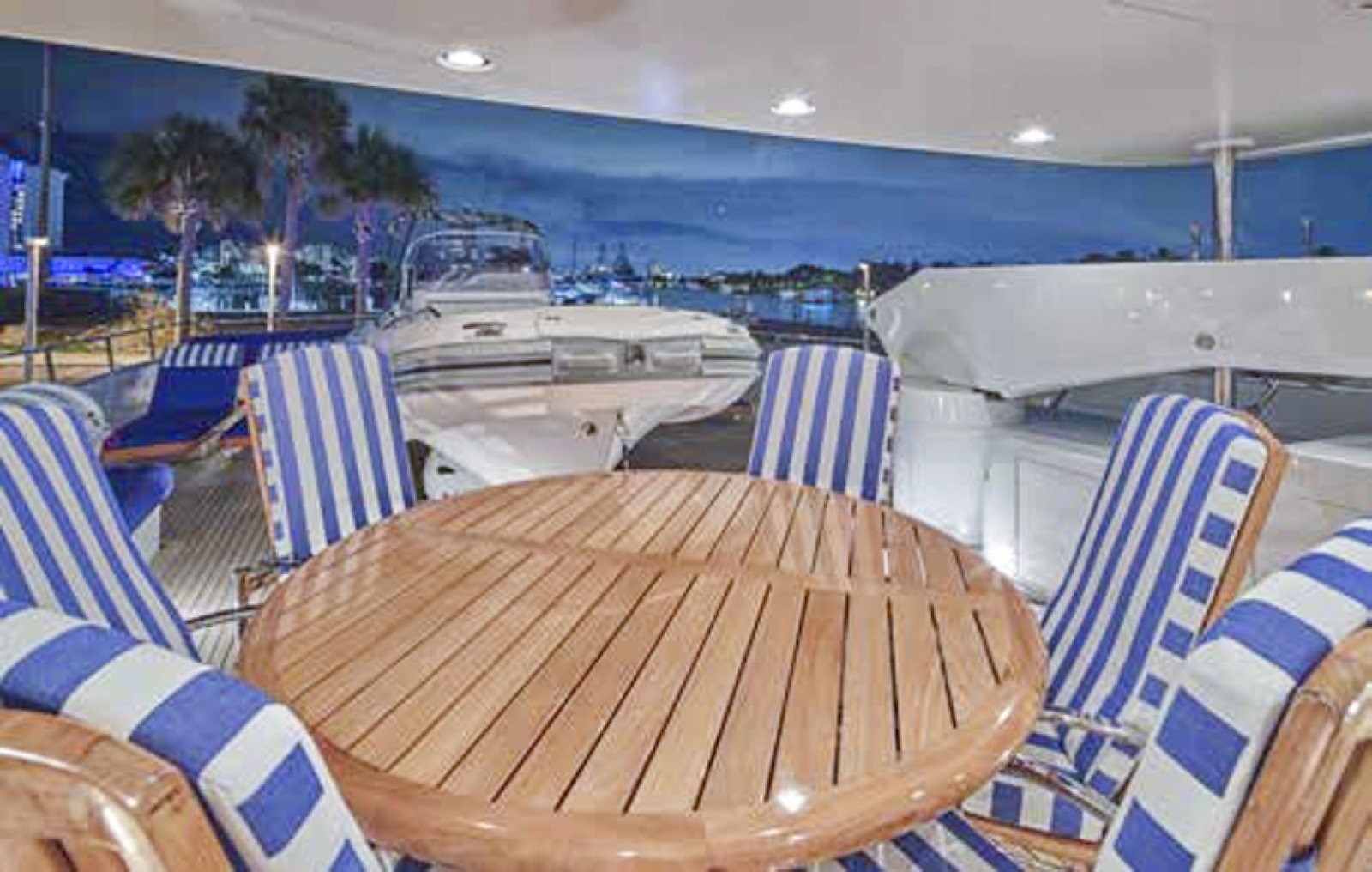 FAVOR 127ft Crescent Yacht For Sale