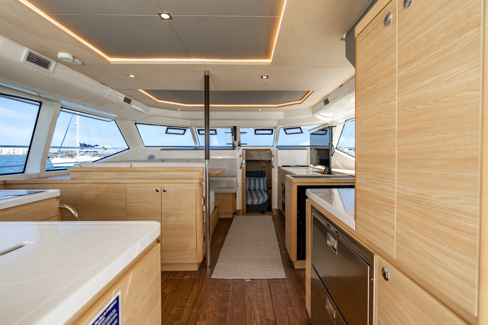 44' 2024 Aquila 44 Yacht