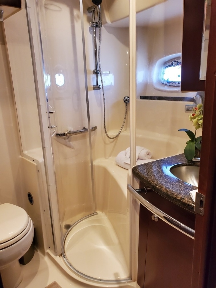 Changing Seas 60ft Sea Ray Yacht For Sale