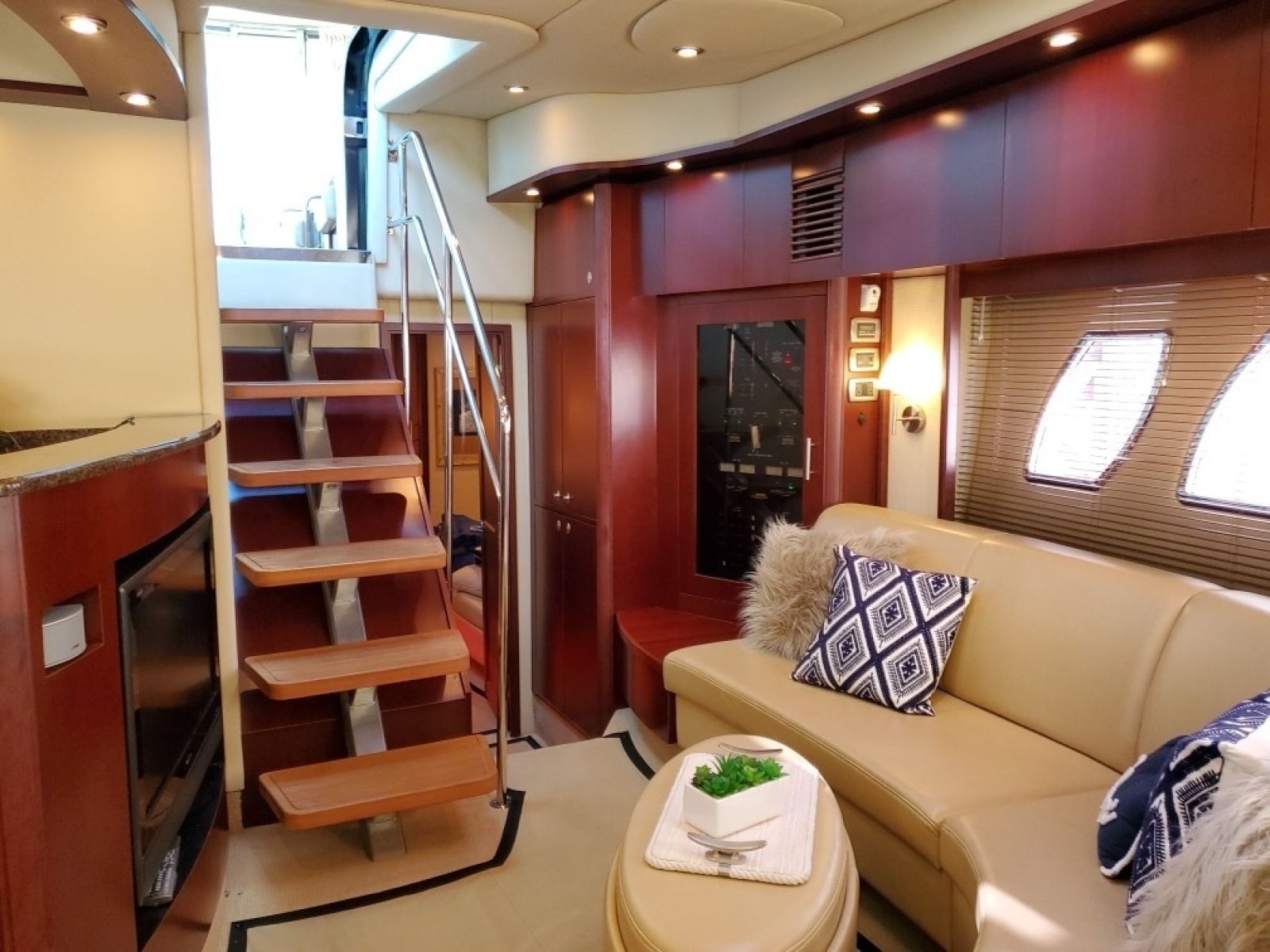 Changing Seas 60ft Sea Ray Yacht For Sale