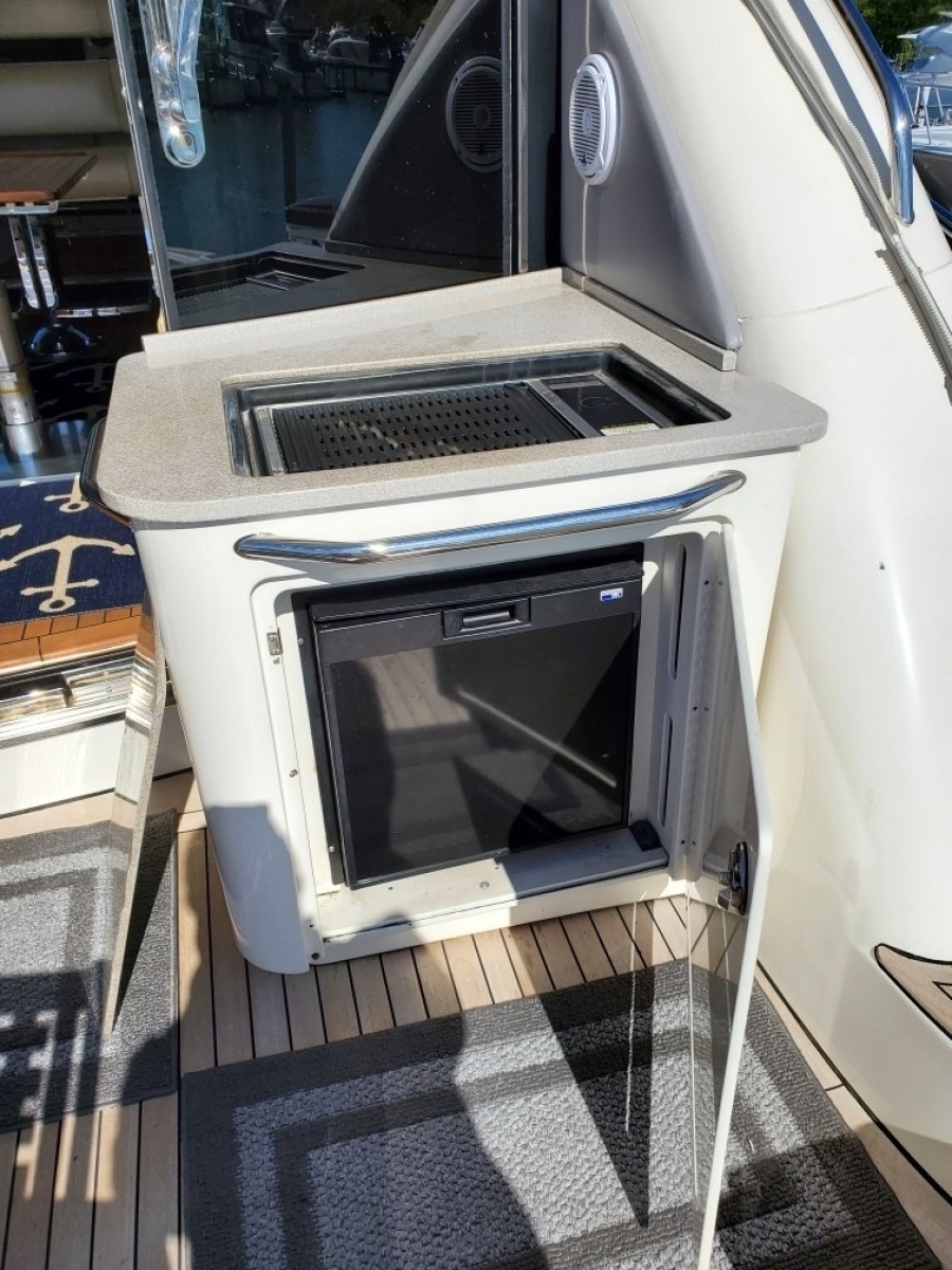 Changing Seas 60ft Sea Ray Yacht For Sale