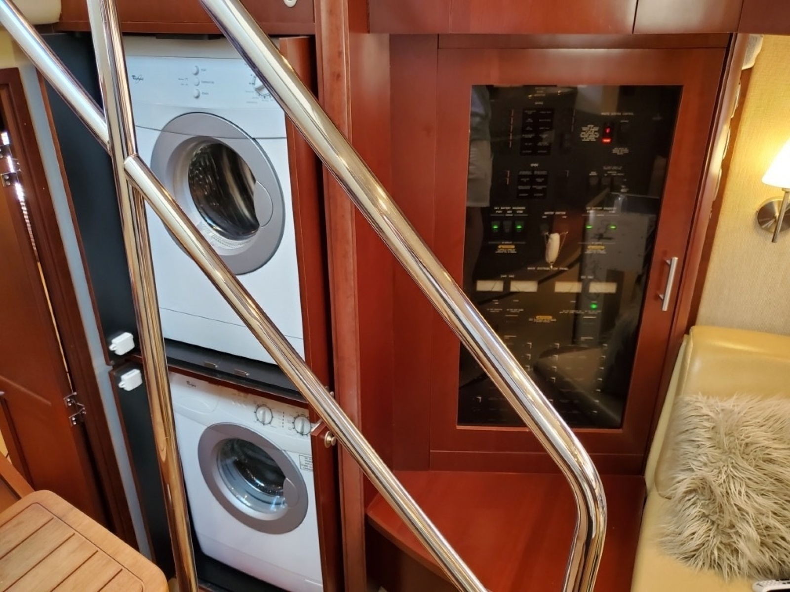 Changing Seas 60ft Sea Ray Yacht For Sale