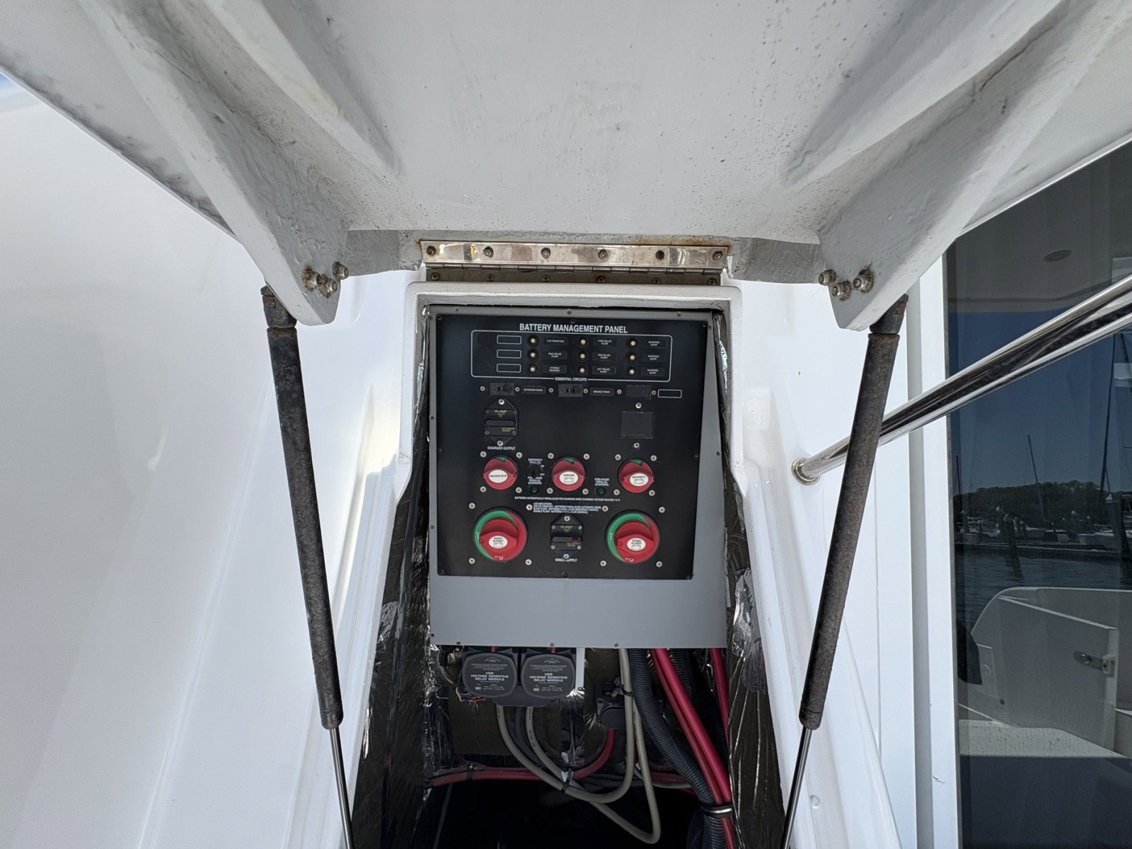 2005 Meridian 411 Sedan