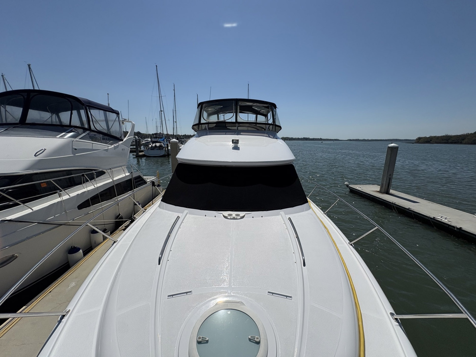 41' 2005 Meridian 411 Sedan