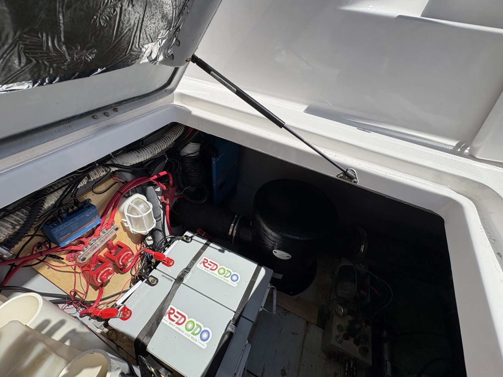 41' 2005 Meridian 411 Sedan