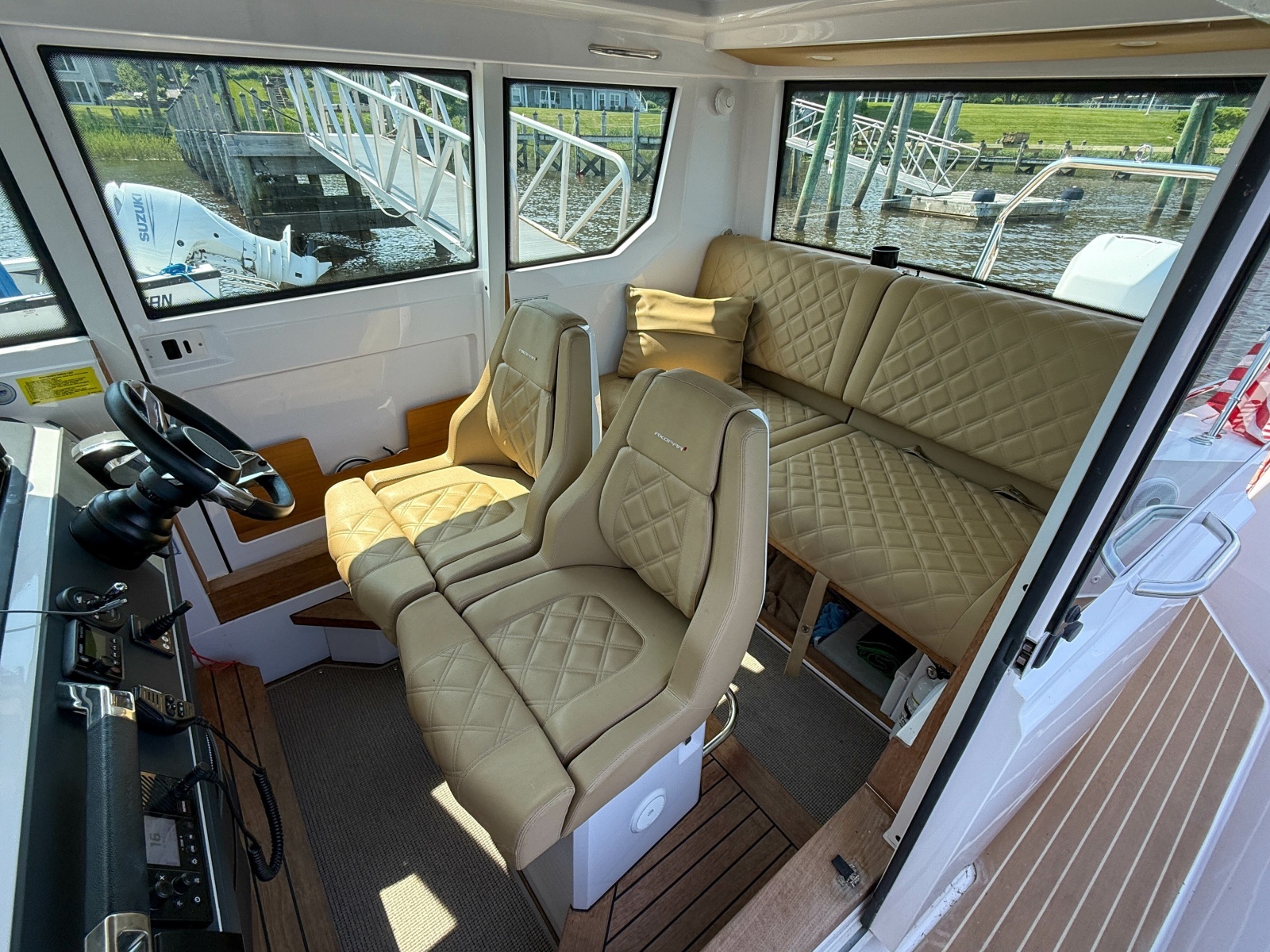 2021 Axopar 28 Cabin