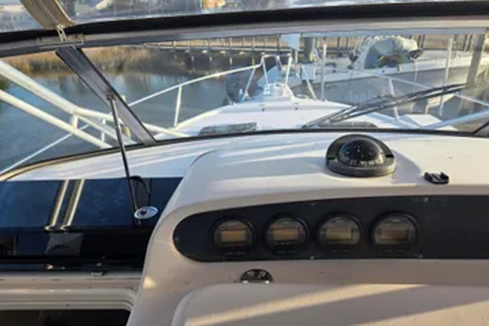 35' 2004 Grady-White Express 330