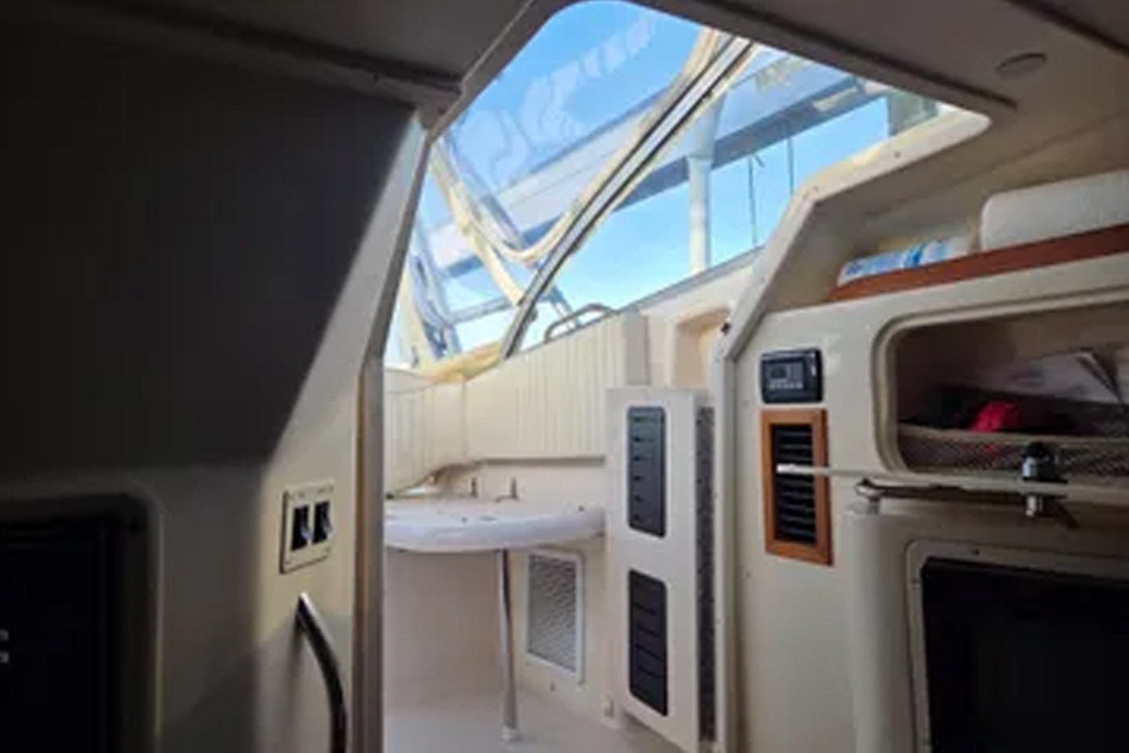 35' 2004 Grady-White Express 330