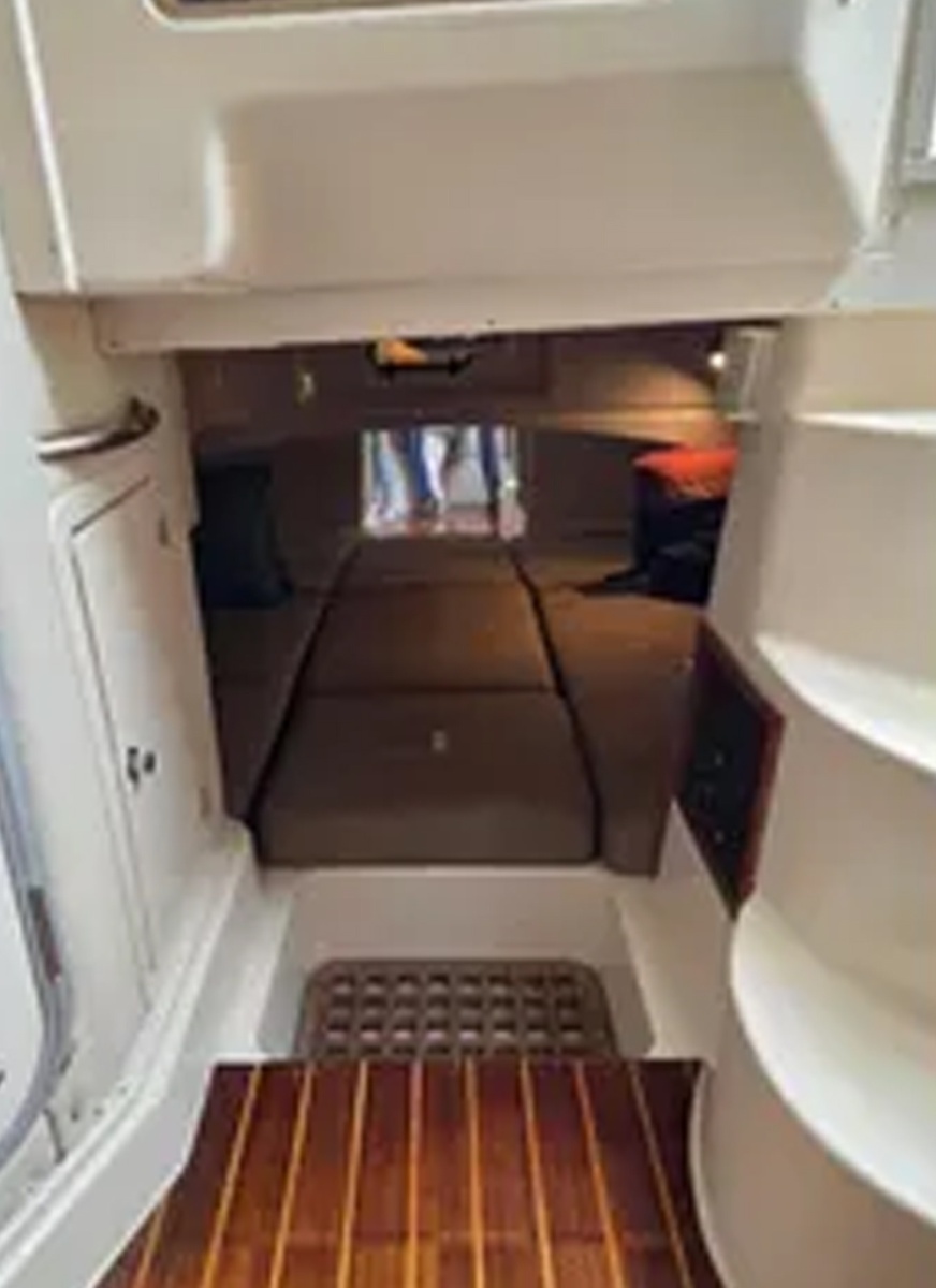 35' 2004 Grady-White Express 330