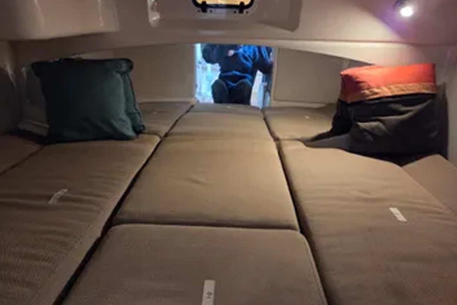 35' 2004 Grady-White Express 330