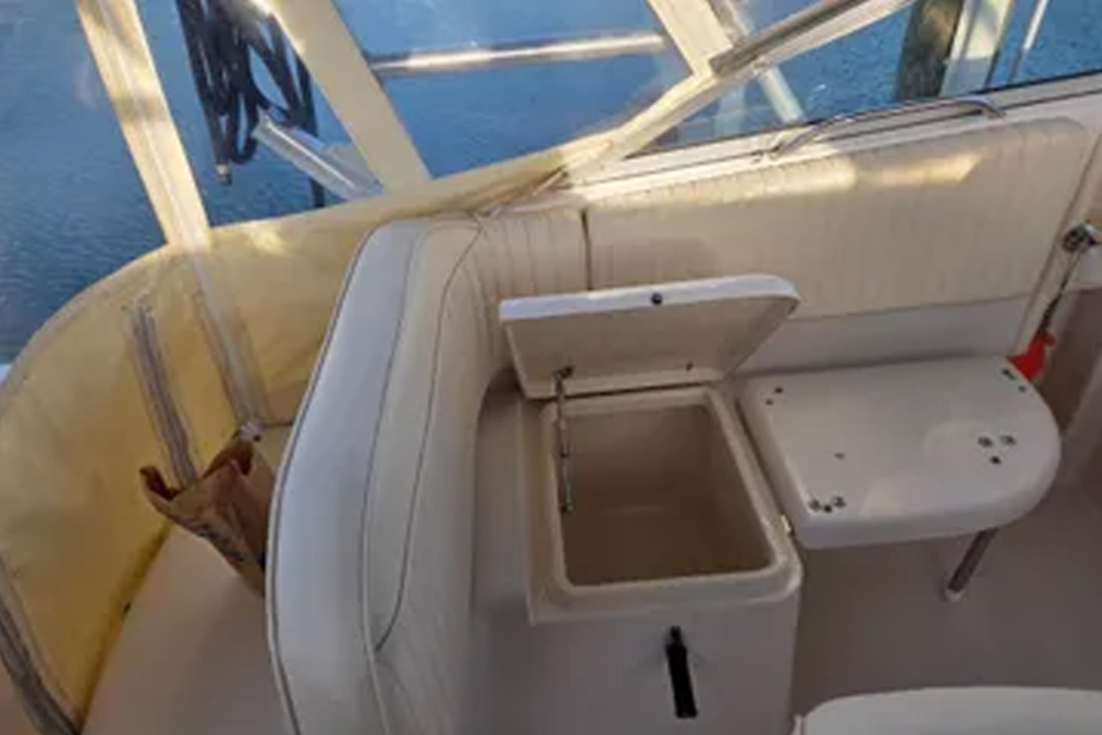 35' 2004 Grady-White Express 330